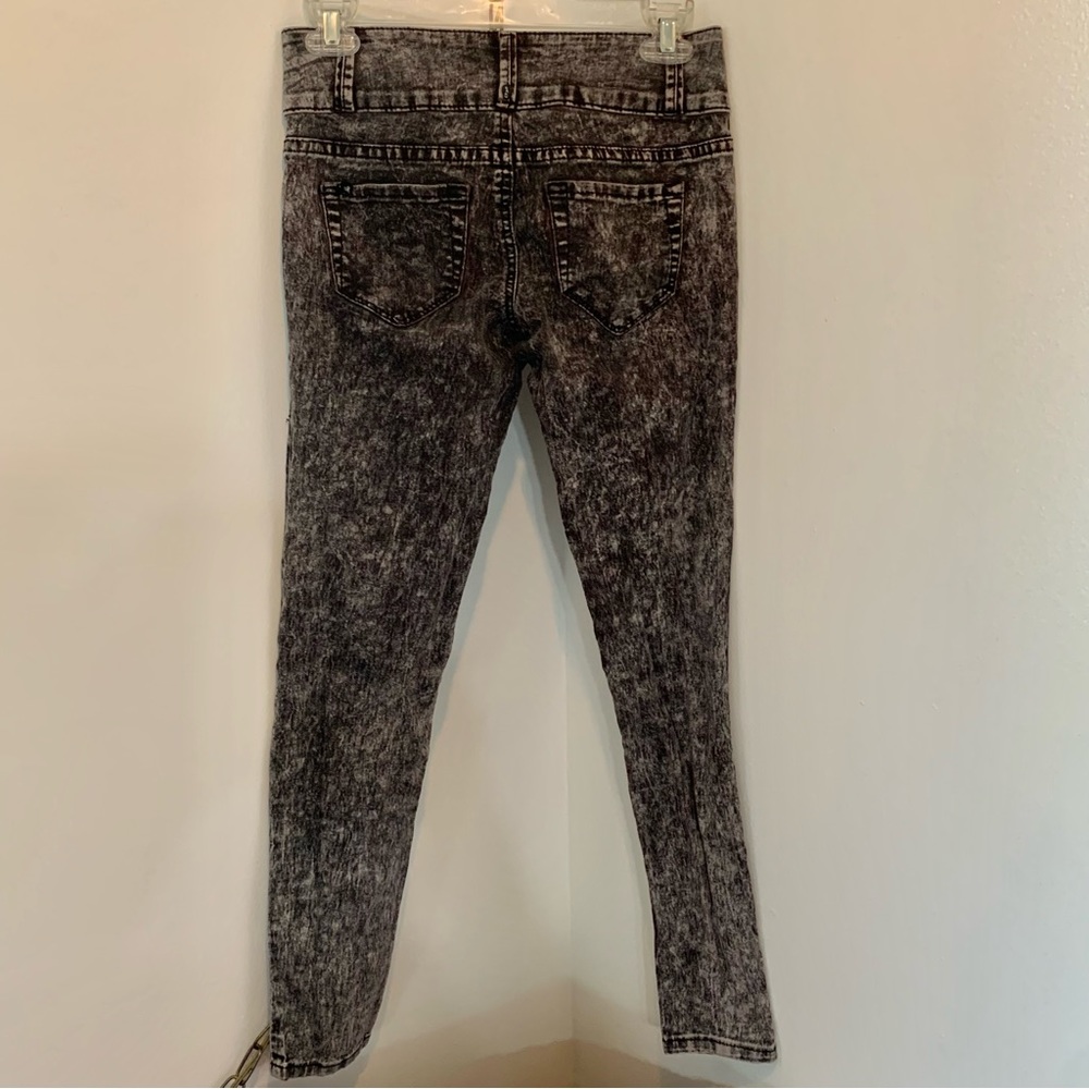 Hot Topic Lovesick Stonewashed Skinny Jeans - Picture 5 of 9